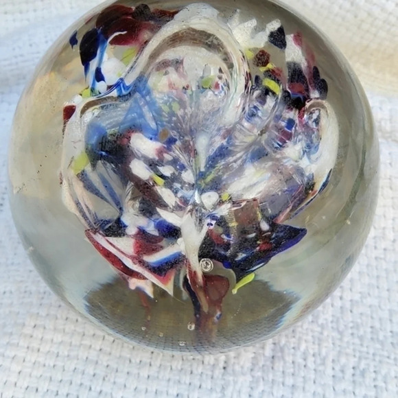Vintage Hand-blown Paper weight - Picture 2 of 4